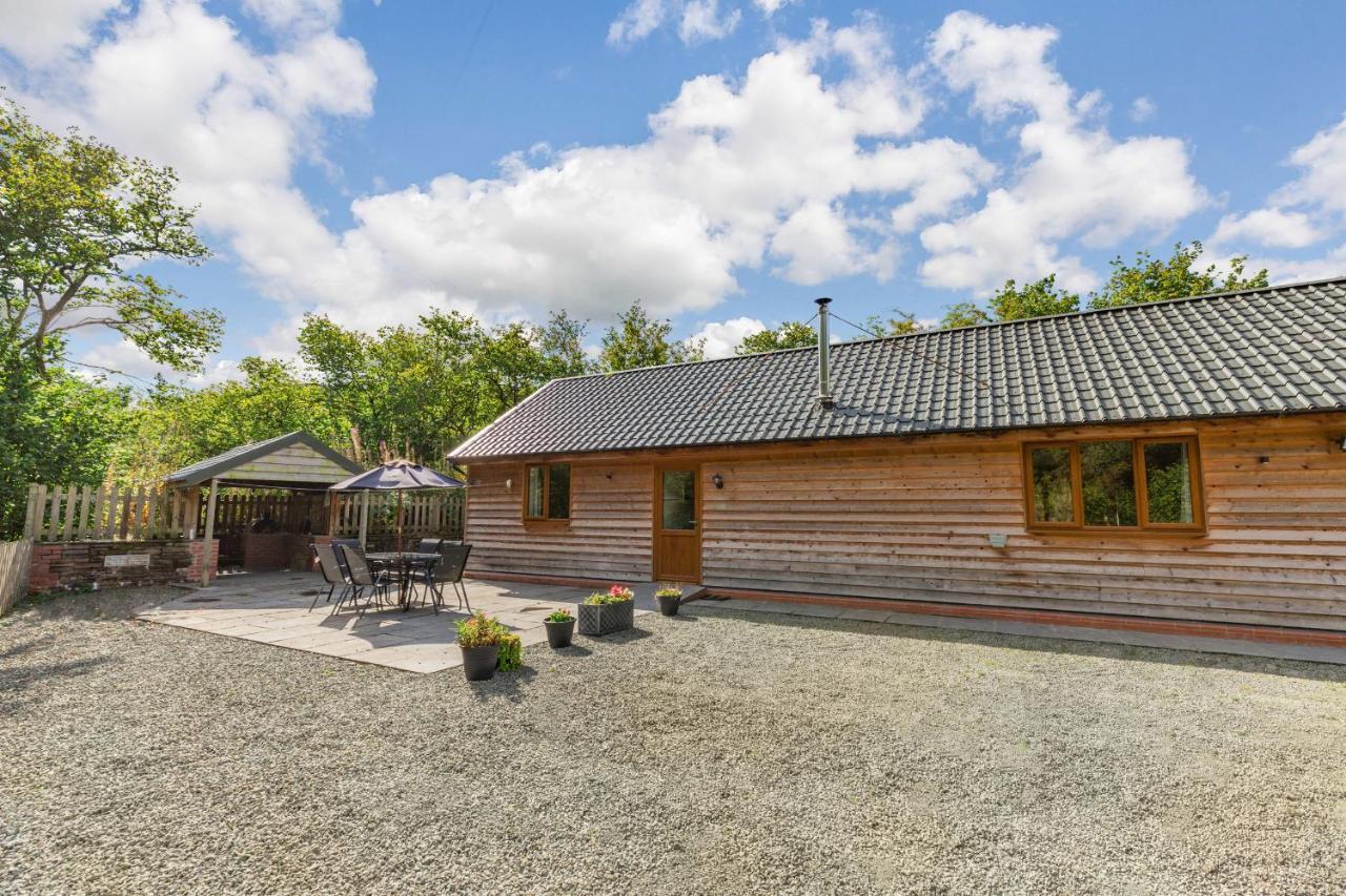 Ploony Hill Lodge Bleddfa Dış mekan fotoğraf